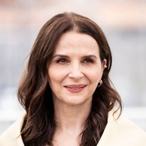 Juliette Binoche, présidente du jury - Photocall du jury des longs métrages lors du 78ème Festival International du Film de Cannes, le 13 mai 2025. 
© Jacovides / Moreau / Bestimage