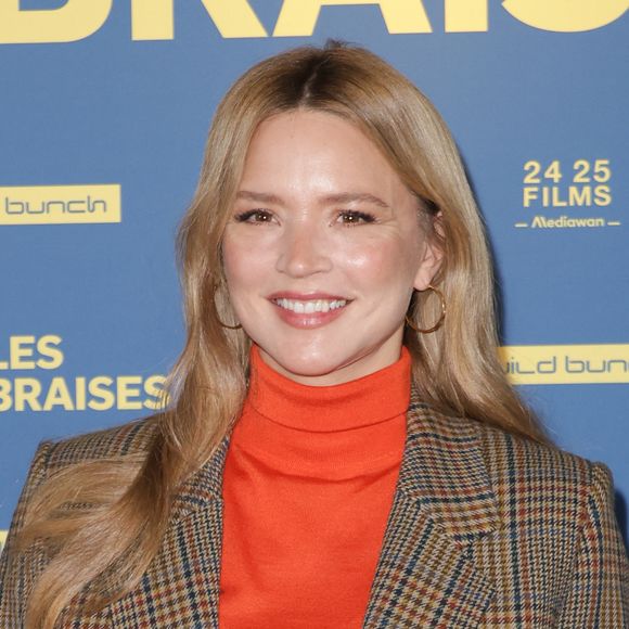 Virginie Efira revient sur le devant de la scène après avoir donné naissance à son fils.

Virginie Efira à l'avant-première du film "Les braises" au cinéma UGC Ciné Cité Bercy à Paris.

© Coadic Guirec / Bestimage