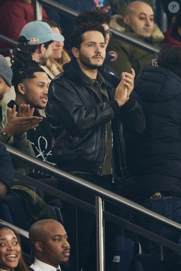 Alexandre Kominek dans les tribunes lors du match de Ligue Des Champions 2024-2025 (LDC) "PSG - Brest (7-0)" au Parc Des Princes, le 19 février 2025.
© Cyril Moreau/Bestimage