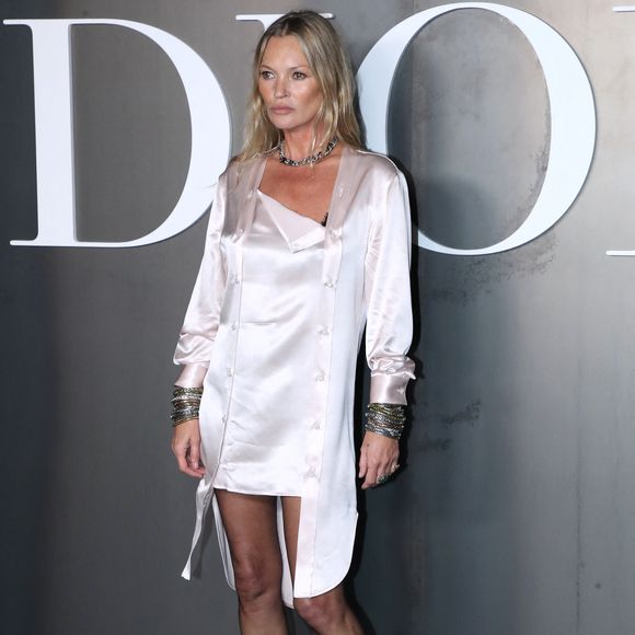 La collection de ce défilé a été supervisée par son directeur artistique Kim Jones qui a été récompensé du prix de chevalier de la Légion d’Honneur lors d’une cérémonie organisée à Paris

Kate Moss  au photocall du défilé Dior Homme à l'École-Militaire lors de la semaine de la mode masculine automne/hiver 2025-2026 à Paris, France, le 24 janvier 2025. © Bertrand Rindoff/Bestimage