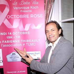 Par le passé, c'est le champion Philippe Candeloro qui était célèbre pour sa présentation des épreuves de patinage. 

Philippe Candeloro lors de la soirée "Octobre Rose" à l'Hôtel Kergorlay Langsdorff au profit de l'association "Tout le monde contre le cancer" à Paris le 14 octobre 2024.
© Cédric Perrin / Bestimage