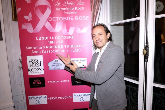 Par le passé, c'est le champion Philippe Candeloro qui était célèbre pour sa présentation des épreuves de patinage. 

Philippe Candeloro lors de la soirée "Octobre Rose" à l'Hôtel Kergorlay Langsdorff au profit de l'association "Tout le monde contre le cancer" à Paris le 14 octobre 2024.
© Cédric Perrin / Bestimage