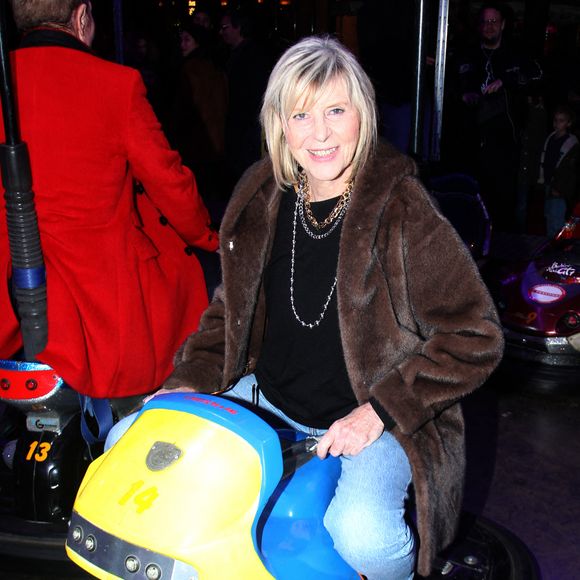 Ce n'est pas Chantal Ladesou qui dira le contraire...

Exclusif - Chantal Ladesou (Marraine de la féerie de Noël) - Célébrités à l'inauguration du marché de Noël du 17ème arrondissement de Paris le 6 décembre 2024. © Philippe Baldini/Bestimage