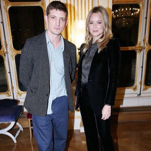 Virginie Efira, avec son compagnon Niels Schneider reçoit le French Cinema Award lors d’une cérémonie au ministère de La Culture à Paris le 12 janvier 2023.

© Jonathan Rebboah / Panoramic / Bestimage