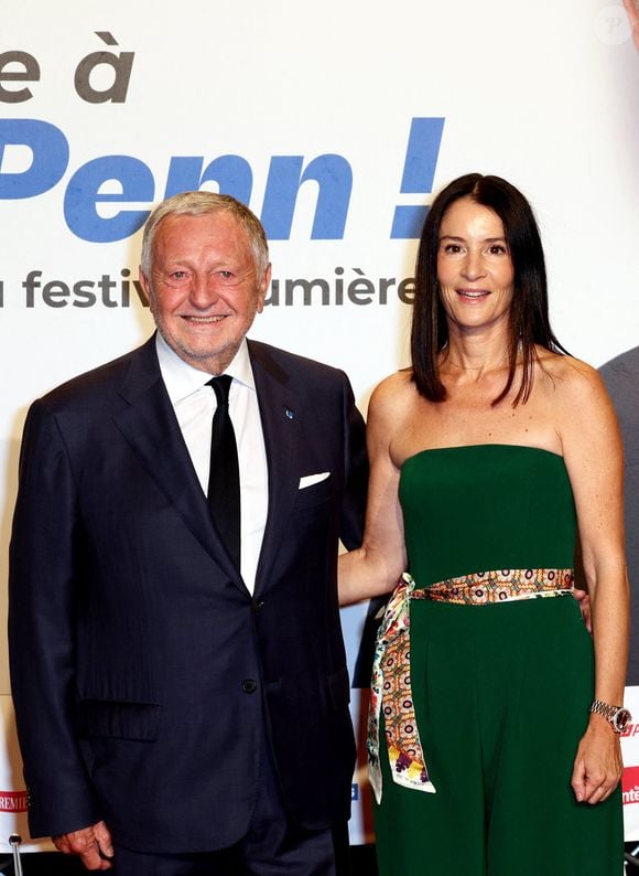 Justine Lévy et Patrick Mille étaient également présents tout comme Jean-Michel Aulas et sa compagne. Jean-Michel Aulas et sa compagne - Photocall de la cérémonie d'ouverture du 17ème Festival Lumière à la Halle Tony Garnier à Lyon, le 11 octobre 2025. © Dominique Jacovides / Bestimage