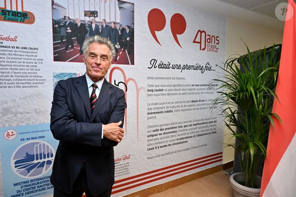 Exclusif - Gérard Holtz (commissaire de l'exposition) - Le prince Albert II de Monaco a visité l'exposition "Il était une première fois" qui met en lumière les "premières fois" qui ont jalonné la vie du Stade Louis II depuis 1985 à Monaco, le 28 avril 2025. © Bruno Bebert/Bestimage