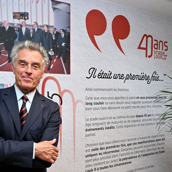 Exclusif - Gérard Holtz (commissaire de l'exposition) - Le prince Albert II de Monaco a visité l'exposition "Il était une première fois" qui met en lumière les "premières fois" qui ont jalonné la vie du Stade Louis II depuis 1985 à Monaco, le 28 avril 2025. © Bruno Bebert/Bestimage