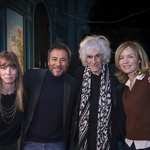 Exclusif - Laetitia Bertignac, Bernard Montiel, Louis Bertignac, Delphine Dewost pendant l’enregistrement d’Olympiascope, à l’Olympia, présenté par B.Montiel et diffusé le 18 janvier 2025 sur Olympia TV, à Paris, France, le 14 janvier 2025. © Jack Tribeca/Bestimage