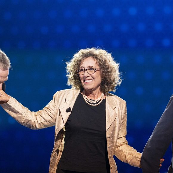 Le chanteur Garou, l'animatrice Mireille Dumas et le comédien François Berléand.

Exclusif - Garou, Mireille Dumas et François Berléand lors de l'enregistrement de l'émission "La Boîte à secrets", présentée par F.Bollaert et diffusée le 26 septembre 2025 sur France 3, dans les studios du Lendit à Saint-Denis, Seine Saint-Denis, France, le 8 septembre 2025. © Pierre Perusseau/Bestimage
