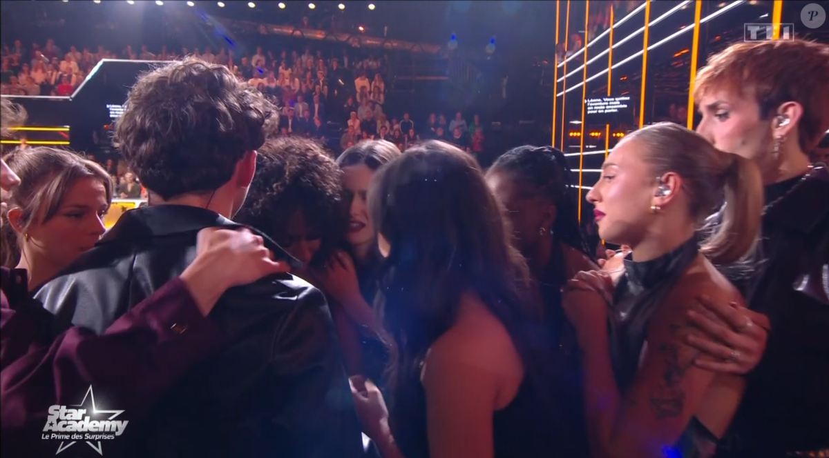 Nouvelle élimination dans la Star Academy, Nikos Aliagas ne peut que  constater ce long "silence" sur le plateau après le verdict - Purepeople