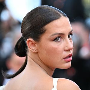 Adèle Exarchopoulos rejoint le casting d'un film produit par Apple.
Adèle Exarchopoulos - Montée des marches du film "La Bataille de Gaulle : L’âge de fer" lors du 79ème Festival International du Film de Cannes. © Rachid Bellak/Bestimage