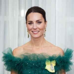 Le prince William, duc de Cambridge et Catherine (Kate) Middleton, duchesse de Cambridge, assistent au dîner du gouverneur général à King's House à Kingston lors de leur voyage officiel en Jamaique, le 23 mars 2022. Backgrid UK/ Bestimage