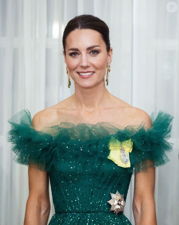 Le prince William, duc de Cambridge et Catherine (Kate) Middleton, duchesse de Cambridge, assistent au dîner du gouverneur général à King's House à Kingston lors de leur voyage officiel en Jamaique, le 23 mars 2022. Backgrid UK/ Bestimage
