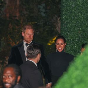 Le prince Harry et Meghan Markle quittant la soirée d'anniversaire de Kris Jenner à Beverly Hills, dans la maison de Jeff Bezos, le 8 novembre 2025. © Backgrid USA / Bestimage