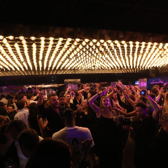 Jean Roch a reçu ses amis pour fêter la fermeture de son célèbre club privé, "VIP Room" à Saint-Tropez, après 29 ans d'existence, le 5 avril 2026. Après un dernier week-end de fête, du 3 au 5 avril 2026, le célèbre établissement sera remplacé par le "Lilly's Club".
© Franz Chavaroche / Bestimage