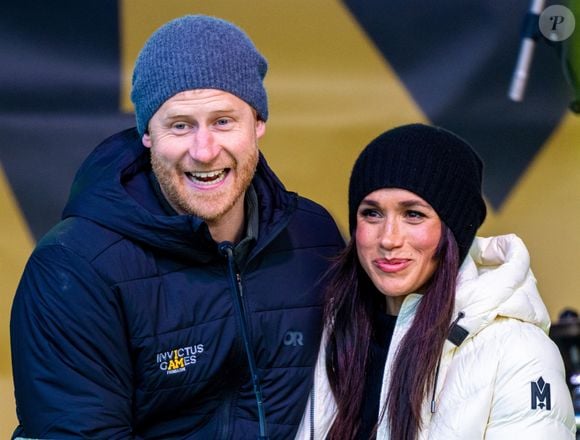 Le prince Harry et Meghan Markle font une apparition à la cérémonie d'accueil de Whistler lors des Jeux Invictus Vancouver Whistler 2025. Le couple a rejoint les athlètes et les supporters à Vancouver, au Canada, le 10 février 2025, pour lancer les prochains jeux ©Backgrid USA / Bestimage