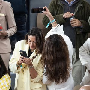 Rachel Legrain-Trapani (Miss France 2007) et Diane Leyre (Miss France 2022) dans les tribunes lors des Internationaux de France de Tennis de Roland Garros 2025, à Paris, France, le 4 juin 2025. © Jacovides-Moreau/Bestimage