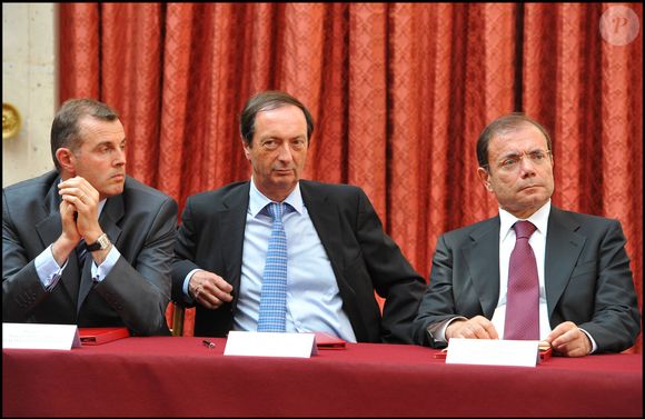 Vincent Bronsart (administrateur du groupe Fruits et Légumes pour Intermarché), Michel-Édouard Leclerc (président du groupe Leclerc), Jean-Charles Naouri (président du groupe Casino) et Arnaud Mulliez (président du groupe Auchan) ont participé à une réunion sur les relations commerciales au sein des filières agricoles, suivie de la signature de l’accord de modération des marges sur les produits agricoles. Guillaume Gaffiot/Bestimage