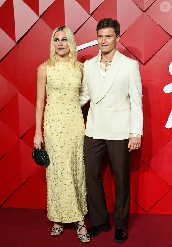 Pixie Lott, Oliver Cheshire aux British Fashion Awards 2024 au Royal Albert Hall, à Londres, le 2 décembre 2024.