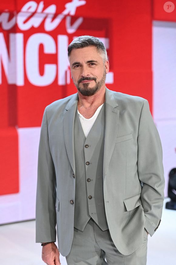 Il a notamment assuré que la production était attentive aux phobies des candidats
Exclusif - Olivier Minne - Enregistrement de l'émission Vivement dimanche consacrée à l'équipe du Splendid au studio Rive Gauche, présentée par M.Drucker, et diffusée le 2 mars sur France 3. Paris, le 21 février 2025. 
© Guillaume Gaffiot / Bestimage
