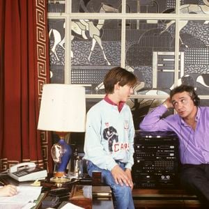 Archives - En France, à Paris, rendez-vous avec Michel Sardou, à son domicile, dans son bureau, avec ses 2 fils, Romain, 13 ans et Davy, 9 ans. Novembre 1987
© Michel Marizy via Bestimage