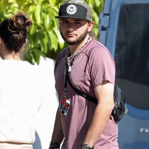 Prince, l’aîné, a obtenu un diplôme en administration des affaires et s’investit dans l’humanitaire avec Heal Los Angeles.

Prince Jackson sur le tournage du biopic consacré à son père, Michael Jackson, à Los Angeles.

Backgrid USA / Bestimage