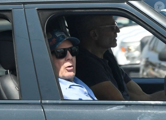 Bruce Willis se bat au quotidien contre la maladie avec le soutien de toute sa famille

Bruce Willis à Los Angeles en 2025.
Crédit : Backgrid USA / Bestimage