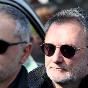 Frédéric Lopez - Arrivées aux obsèques de Bruno Salomone en l'église Sainte-Anne de Polangis de Joinville-le-Pont (Val-de-Marne) le 23 mars 2026. © Cyril Moreau - Dominique Jacovides / Bestimage