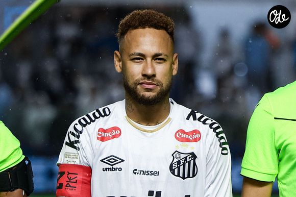 SANTOS, BRÉSIL - 10 MAI : Neymar, joueur de Santos, lors du match du Brasileirao 2026 opposant Santos à Bragantino au stade Vila Belmiro, le 10 mai 2026 à Santos, au Brésil.