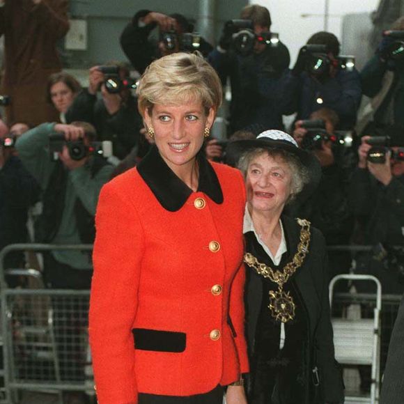 La princesse Diana participant à une oeuvre caritative en Angleterre.
ALPHA AGENCY / BESTIMAGE