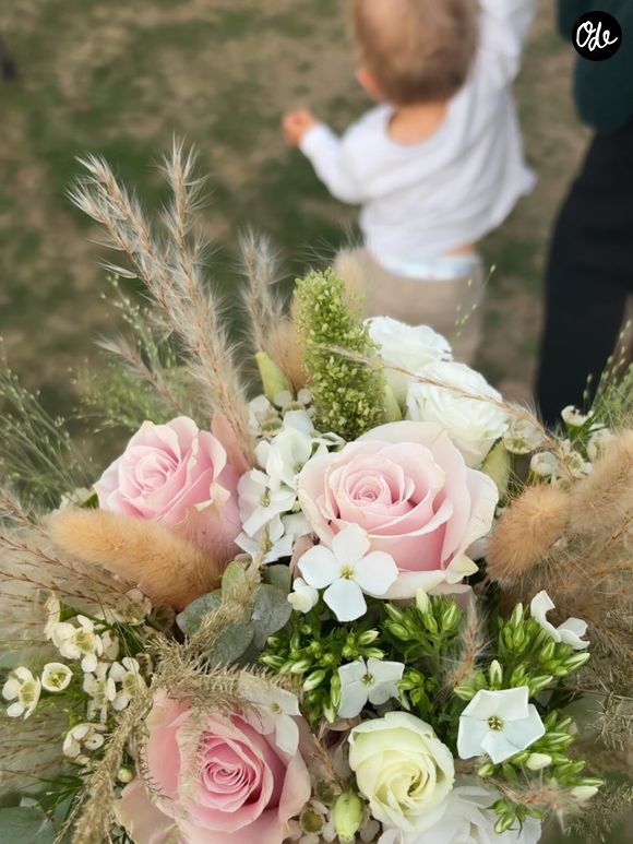 et élève leur fille Colette 

Photo du mariage de Clémence Castel avec Marie Vallognes en Normandie