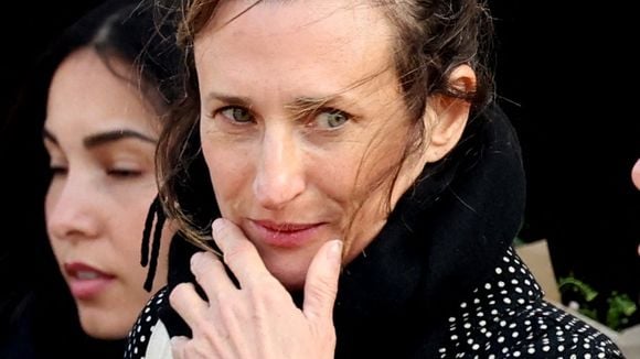 Camille Cottin au Père-Lachaise : l'actrice présente pour l'ultime voyage d'une femme chère à son cœur