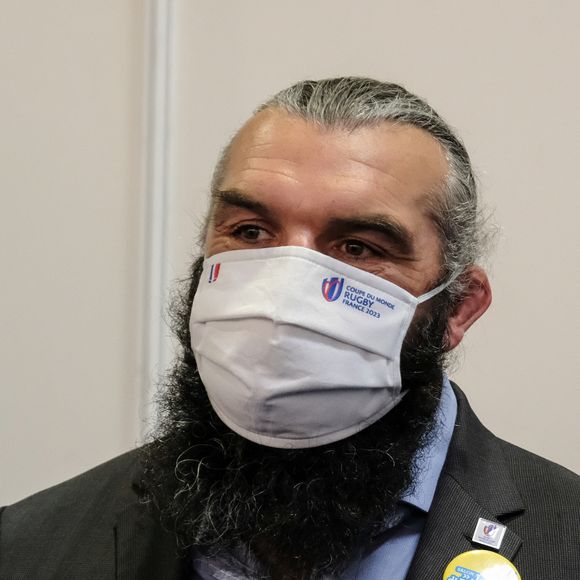 Le rugbyman français Sebastien Chabal portant un masque "Coupe du monde de Rugby 2023" au salon Jeunes d'Avenirs, Paris Event Center, le mardi 15 septembre 2020. © Céline Brégand / Pool / Bestimage