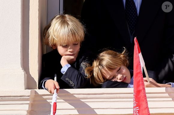 La famille princière de Monaco au balcon du palais, à l'occasion de la Fête Nationale de Monaco, le 19 novembre 2024. © Jacovides-Bebert/Bestimage