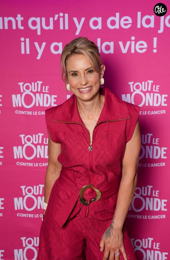Sur Instagram, l'enseigne a présenté cinq looks en demandant à sa communauté de choisir son look préféré.

Elodie Gossuin lors du gala "Tous les talents chantent contre le cancer" aux Folies Bergères à Paris le 8 juin 2026.

© Anne-Sophie Guebey / Bestimage