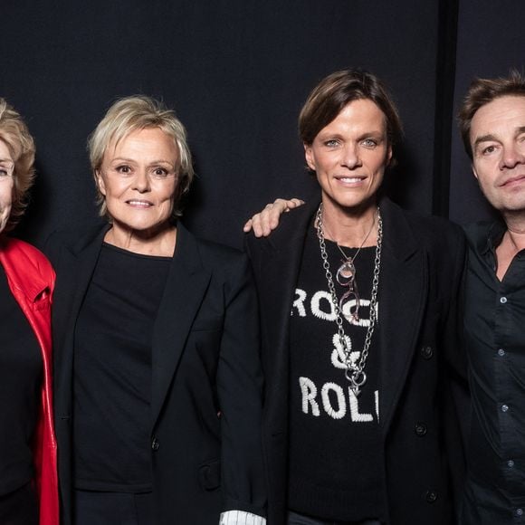Anne Le Nen, Muriel Robin, Jean-Philippe Lemonnier en backstage de l'enregistrement de l'émission "La Boîte à secrets", présentée par F.Bollaert et diffusée le 9 janvier 2026 sur France 3, dans les studios du Lendit à Saint-Denis, France, le 2 décembre 2025. © Cyril Moreau/Bestimage