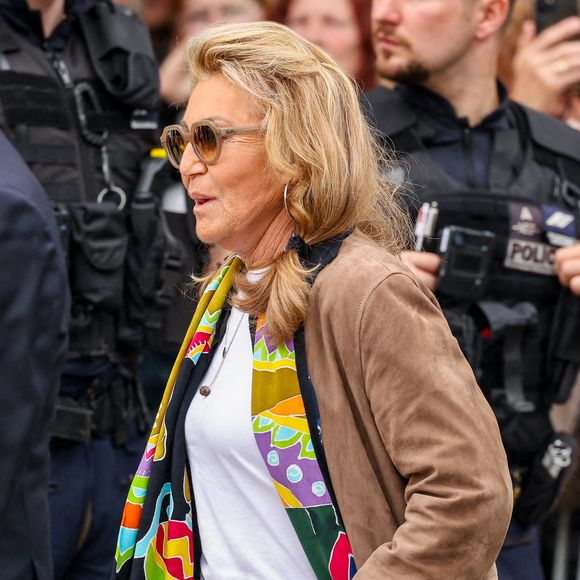 Comme tous les ans, l'interprète de "L'école est finie" a partagé des photos souvenirs de son fils... En plus d'ajouter une déchirante légende.

Sheila - Arrivées aux obsèques de l'auteure-compositrice-interprète et actrice française Françoise Hardy au crématorium du cimetière du Père-Lachaise à Paris, France, le 20 juin 2024. © Jacovides-Moreau/Bestimage