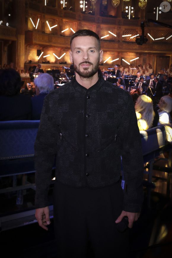 Exclusif - Matt Pokora (M. Pokora) lors de l'enregistrement de l'émission Le Grand Echiquier - Spécial Claude François présentée par C.Chazal et A.Manoukian et diffusée le 13 janvier sur France, à l'Opéra royal du château de Versailles, accompagné par l'Orchestre de l'Opéra Royal à Versailles, France, le 16 septembre 2025. Jack Tribeca/Bestimage