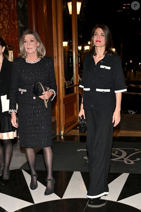 La princesse Caroline de Hanovre (La princesse a troqué sa chevelure argenté contre un blond cendré), Charlotte Casiraghi lors de la cérémonie de proclamation de l'édition 2024 des Prix de la Fondation Prince Pierre à l'opéra Garnier à Monaco, le 8 octobre 2024. 
© Bruno Bebert / Bestimage