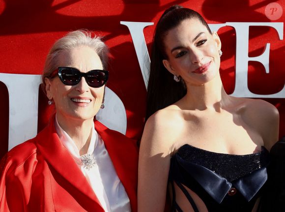 Le 22 avril 2026, Londres, Royaume-Uni : Meryl Streep et Anne Hathaway assistent à la première européenne du film Le diable s'habille en Prada 2 au Vue and Cineworld, Leicester Square à Londres. (Crédit image : © Fred Duval/SOPA Images via ZUMA Press Wire)