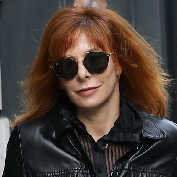 Mylène Farmer lors des obsèques de Jean Rochefort en l'église Saint-Thomas d'Aquin à Paris.
Bestimage