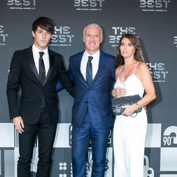 Didier Deschamps célèbrera prochainement un grand événement familial.


Didier Deschamps, sa femme Claude et leur fils Dylan - Les célébrités arrivent à la cérémonie des Trophées Fifa 2018 au Royal Festival Hall à Londres. © Cyril Moreau/Bestimage
