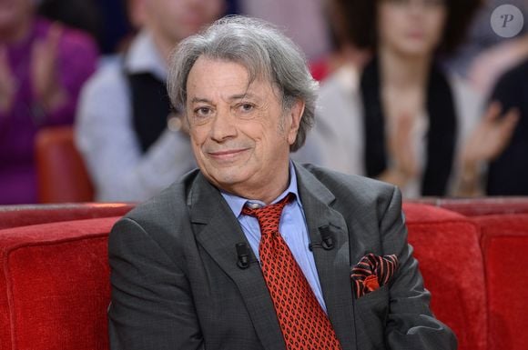 Hervé Vilard - Enregistrement de l'émission "Vivement Dimanche" à Paris le 2 Décembre 2015 © Coadic Guirec / Bestimage