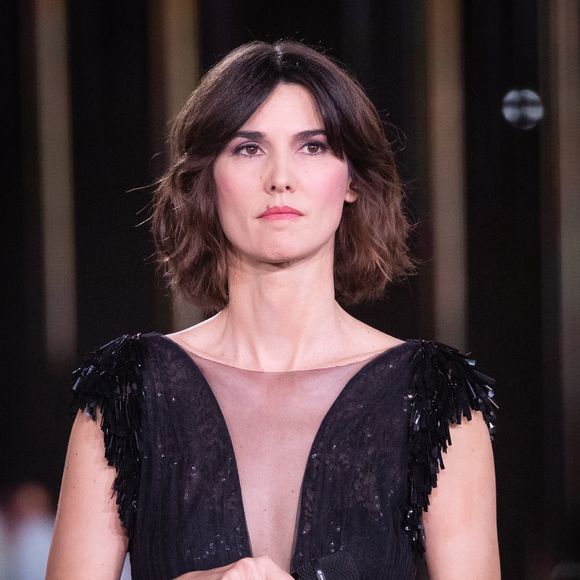 Le jeune homme de 22 ans, marqué par la santé difficile de son frère disparu, souffrirait aujourd'hui d'hypersensibilité, d'anxiété et de troubles post-traumatiques.  

Églantine Éméyé à la 35ème cérémonie des Victoires de la musique à la Seine musicale de Boulogne-Billancourt, le 14 février 2020. Crédit Cyril Moreau/Bestimage