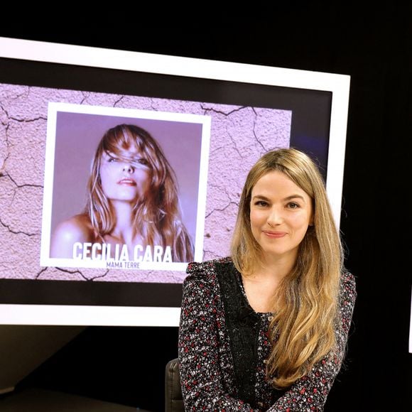 "Célestin m'a aussi accompagnée en Chine, pendant les vacances d'été. C'était particulièrement émouvant car Damien Sargue avait aussi emmené sa fille...". 

Exclusif - Portrait de Cecilia Cara. Le 9 mars 2021 © Cédric Perrin / Bestimage 