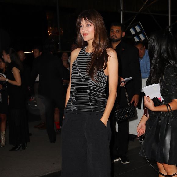 Marion Cotillard assiste à la première de la saison 4 de "The Morning Show" à New York, au Museum of Modern Art à New York.
Backgrid USA / Bestimage


Pictured: Marion Cotillard