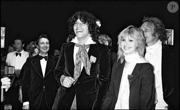Jaloux, Patrick Dewaere n'a pas supporté et a voulu régler ses comptes avec Julien Clerc 

Julien Clerc et Miou-Miou au Festival de Cannes enb 1976 -  © Angeli - Rindoff - Bestimage
