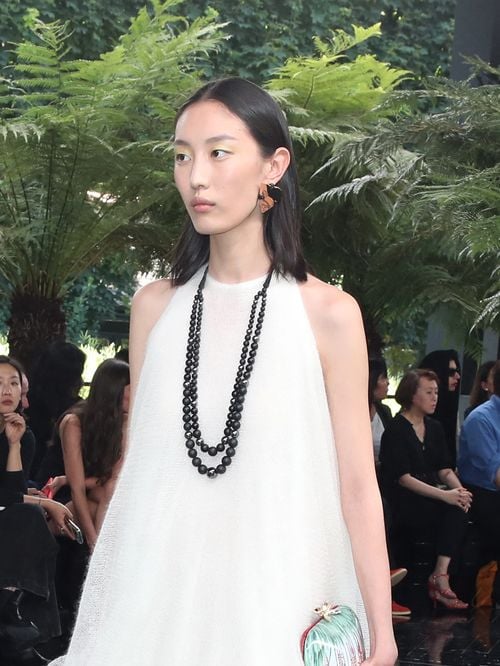 Fashion Week Haute Couture 2026-2027 : Dior marque les esprits en alliant la mode, l’art et la nature