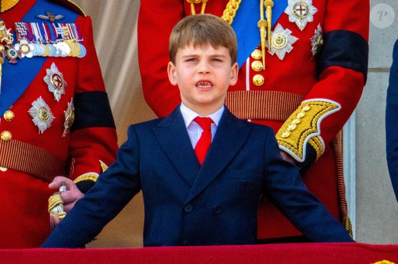 Le prince Louis lors de son apparition sur le balcon du palais de Buckingham pour assister au défilé aérien lors de la cérémonie Trooping the Colour 2025, marquant l'anniversaire officiel du monarque à Londres, Royaume-Uni. © Mischa Schoemaker/ABACA