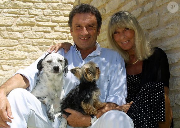 Archives - Rencontre avec Michel Drucker et sa femme Dany Saval et leurs chiens. Le 22 juillet 2001